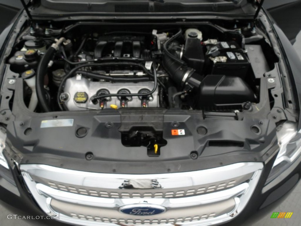 2012 Ford Taurus SEL Engine Photos