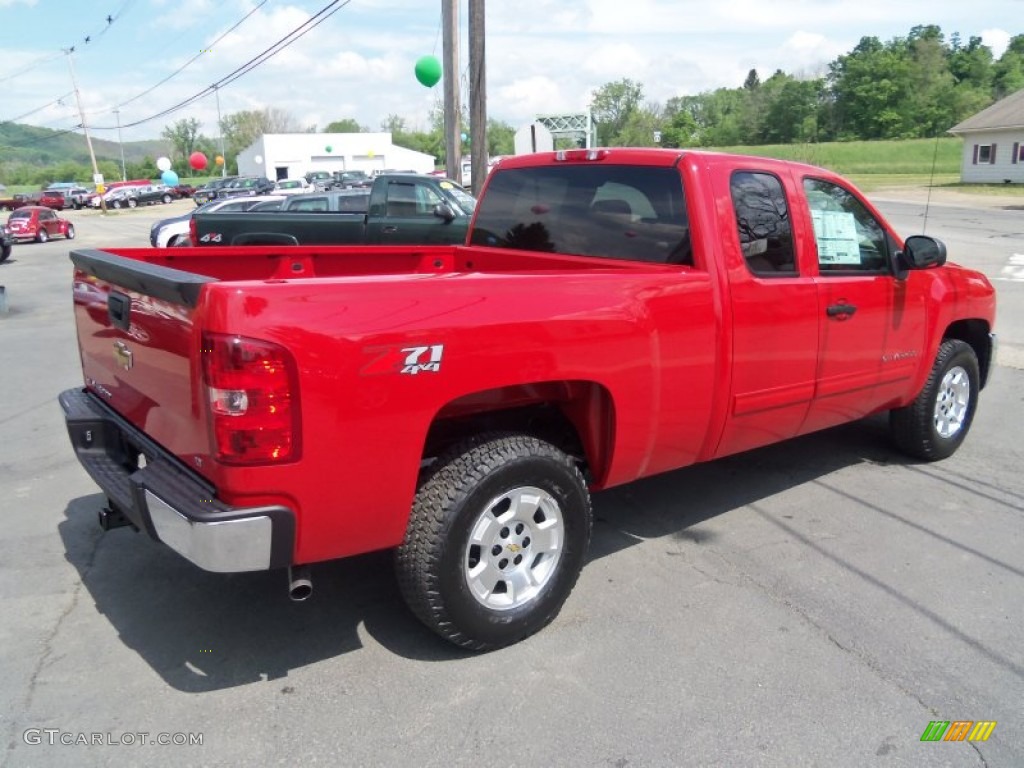 Victory Red 2013 Chevrolet Silverado 1500 LT Extended Cab 4x4 Exterior Photo #81773898