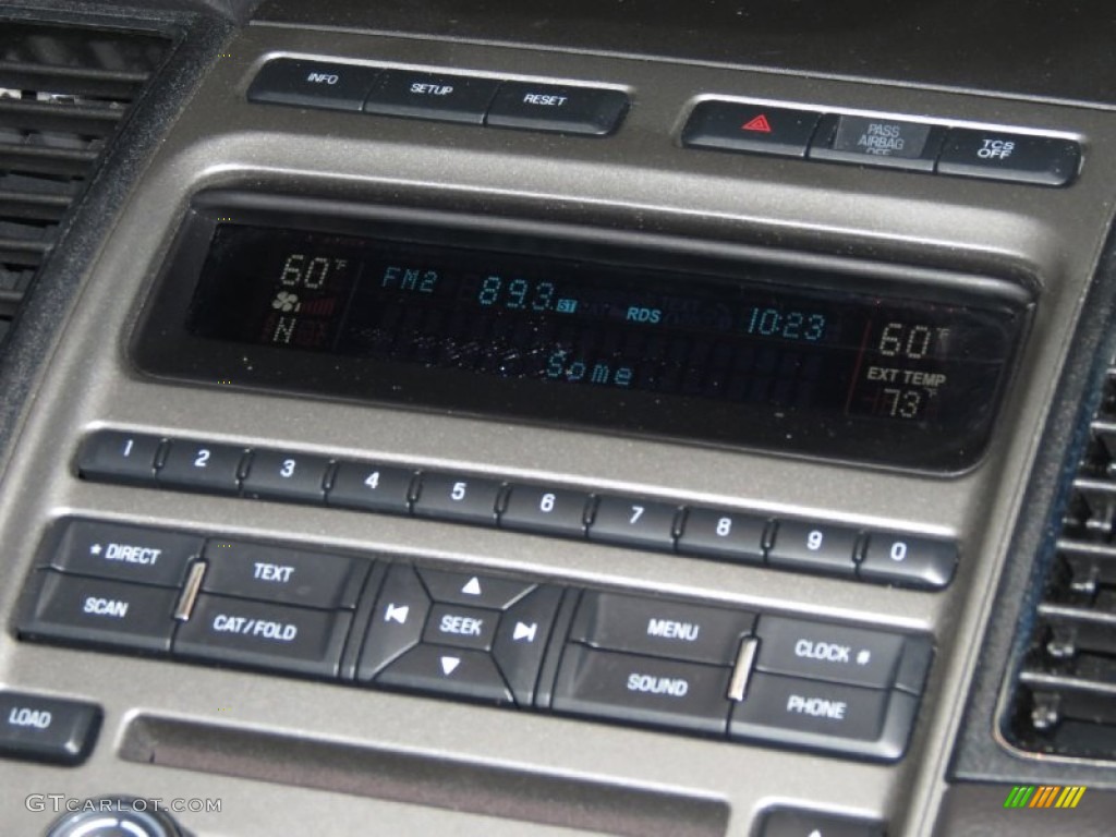 2012 Ford Taurus SEL Audio System Photo #81774081