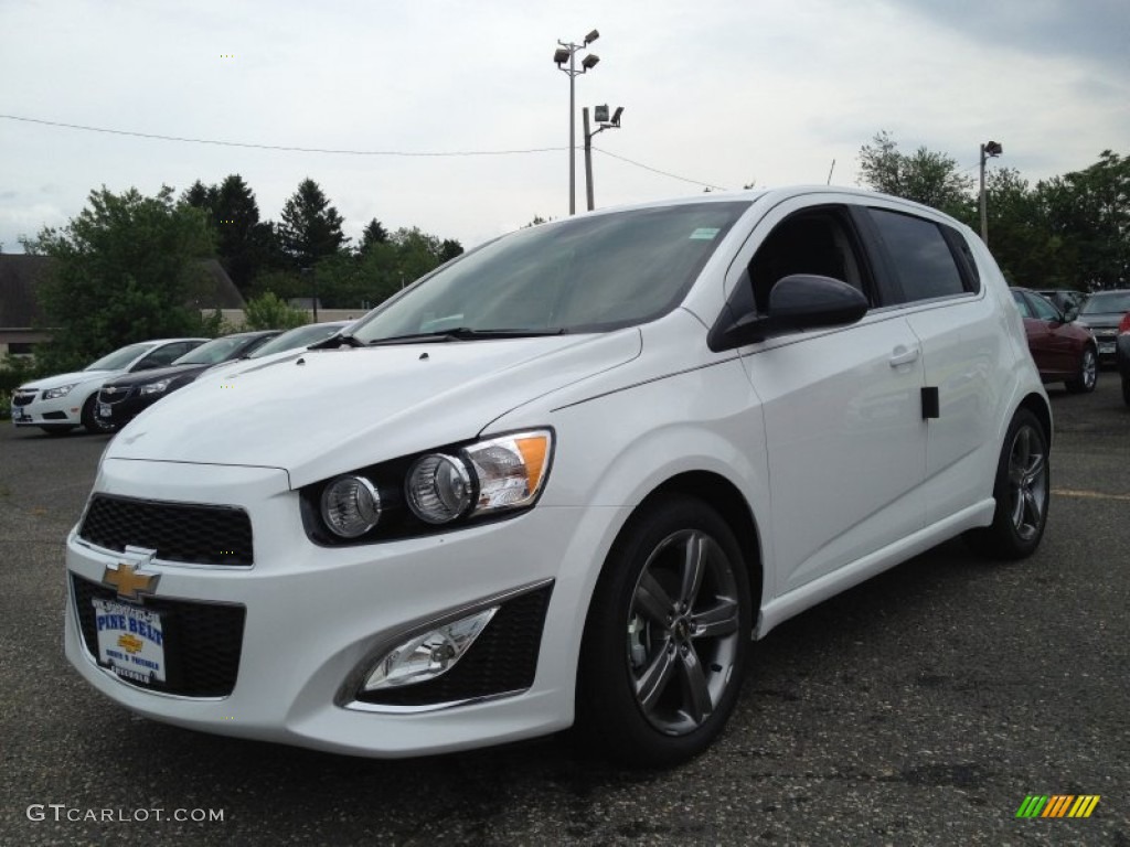 2013 Sonic RS Hatch - Summit White / RS Jet Black Leather/Microfiber photo #1