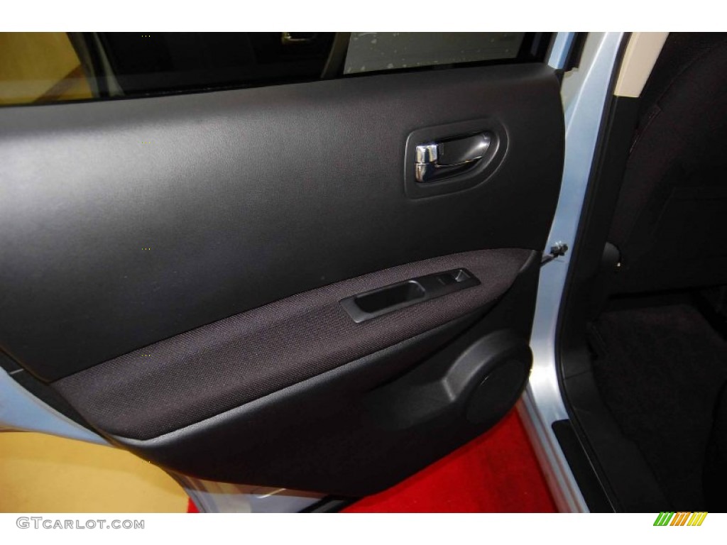 2011 Rogue SV - Frosted Steel Metallic / Black photo #13