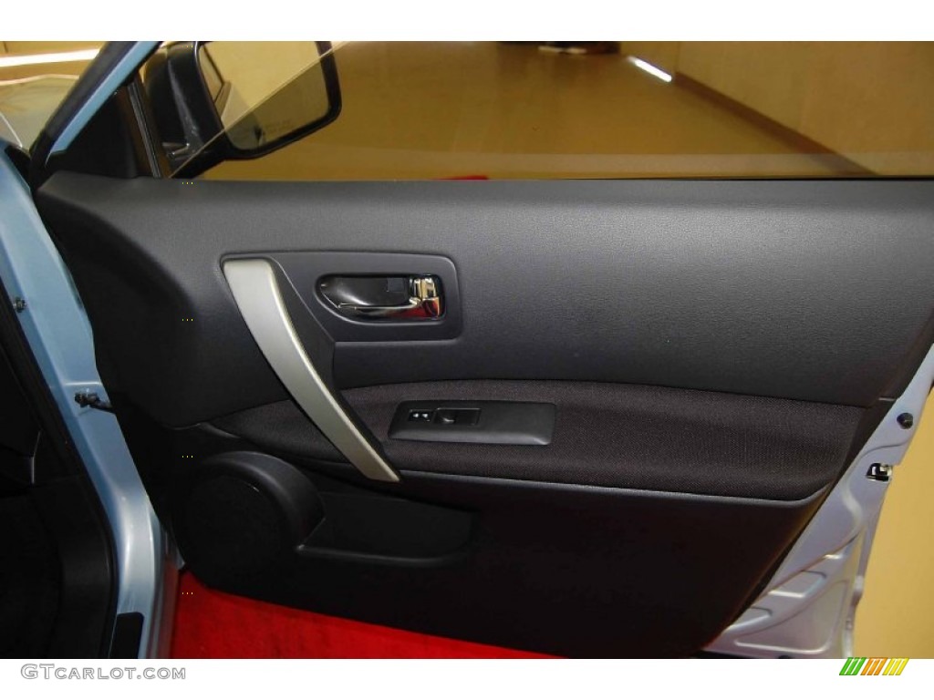 2011 Rogue SV - Frosted Steel Metallic / Black photo #18