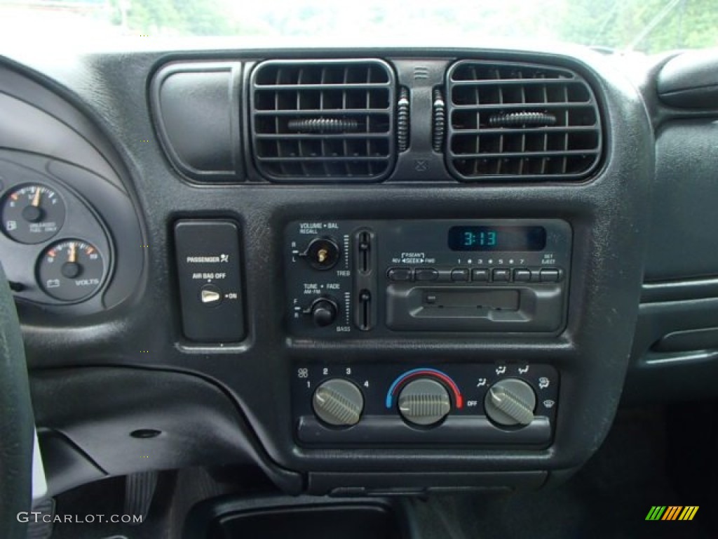 1998 S10 LS Regular Cab - Emerald Green Metallic / Gray photo #19