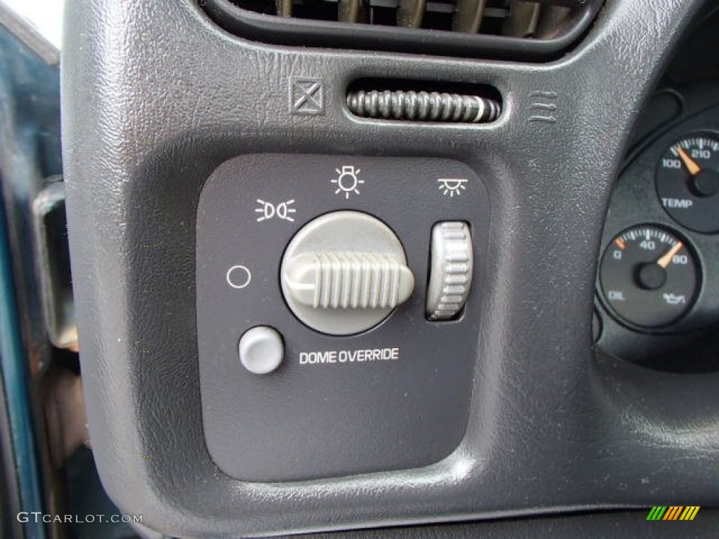 1998 Chevrolet S10 LS Regular Cab Controls Photos