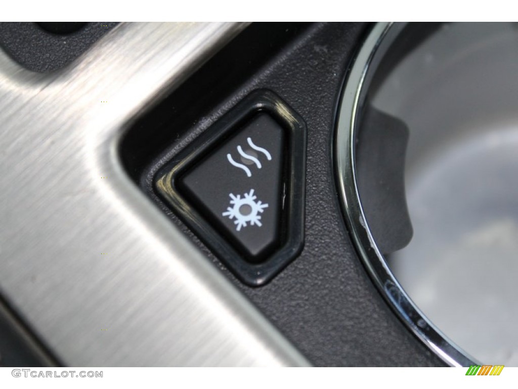 2013 Cadillac Escalade ESV Platinum Controls Photo #81780975
