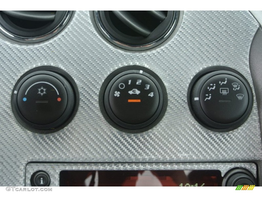 2009 Pontiac Solstice Roadster Controls Photo #81783906