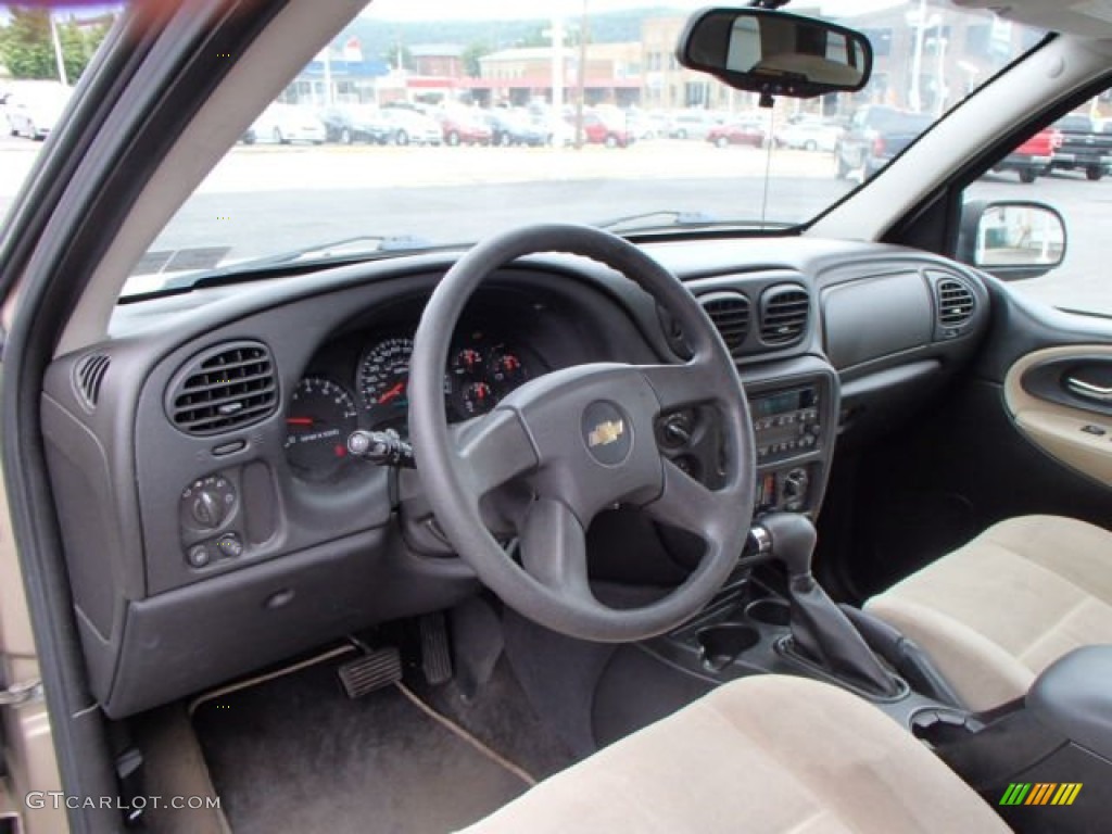 Light Cashmere/Ebony Interior 2005 Chevrolet TrailBlazer LS 4x4 Photo #81784692