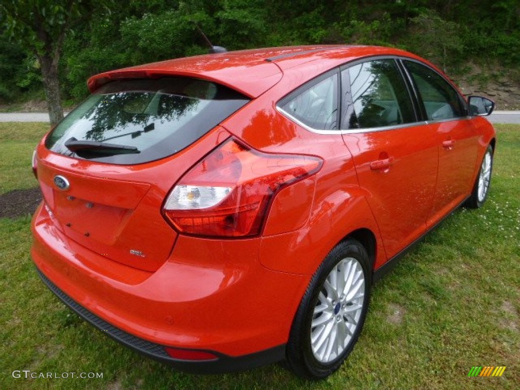 2012 Focus SEL 5-Door - Race Red / Charcoal Black photo #2