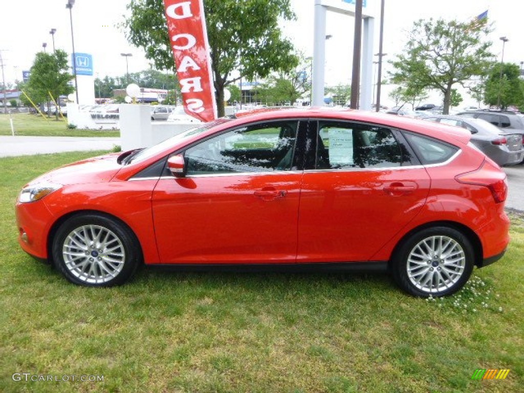 2012 Focus SEL 5-Door - Race Red / Charcoal Black photo #5