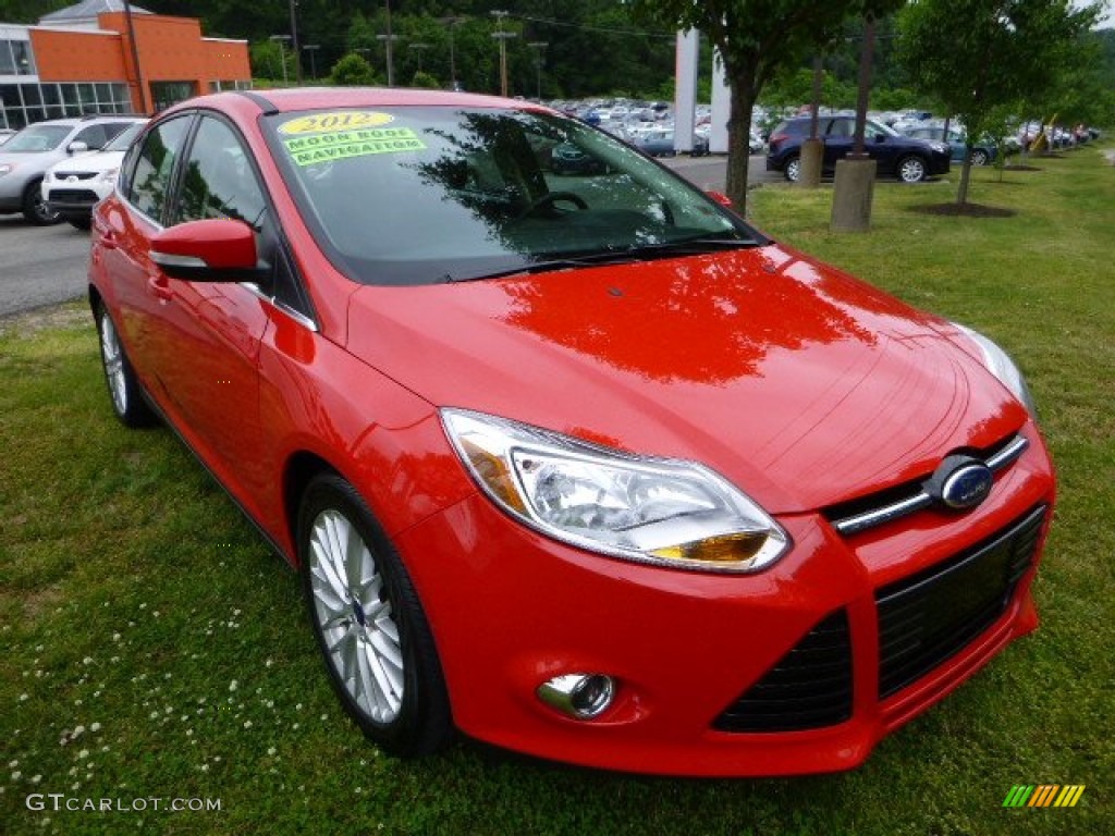 2012 Focus SEL 5-Door - Race Red / Charcoal Black photo #8