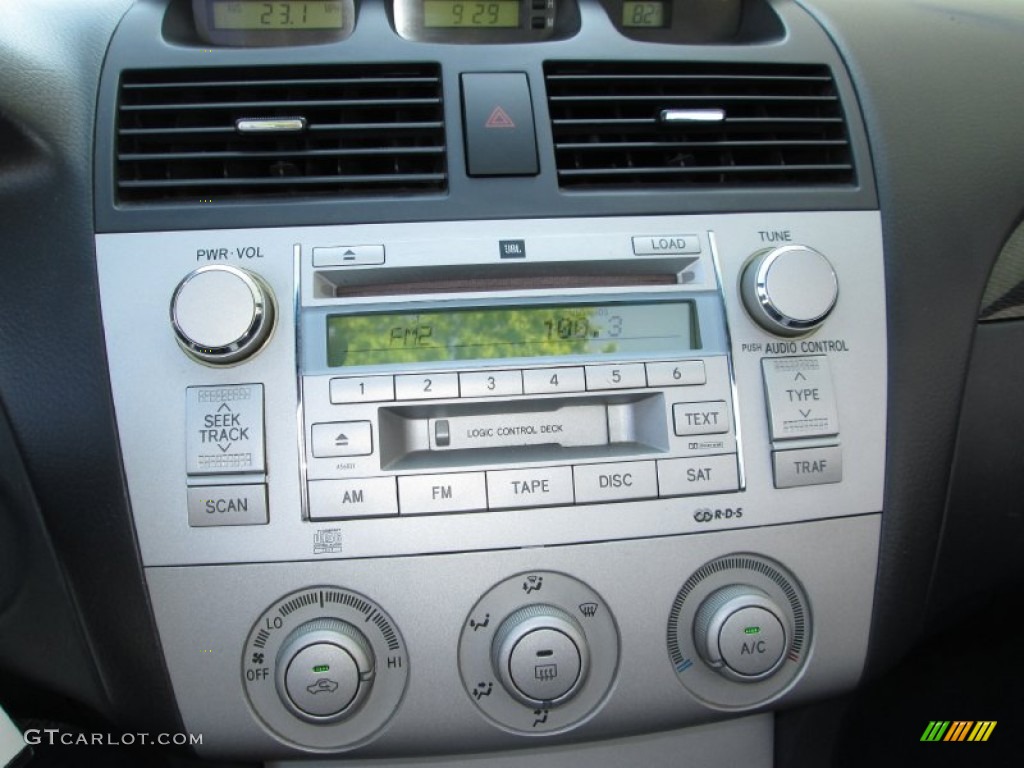 2006 Toyota Solara SE V6 Convertible Controls Photos