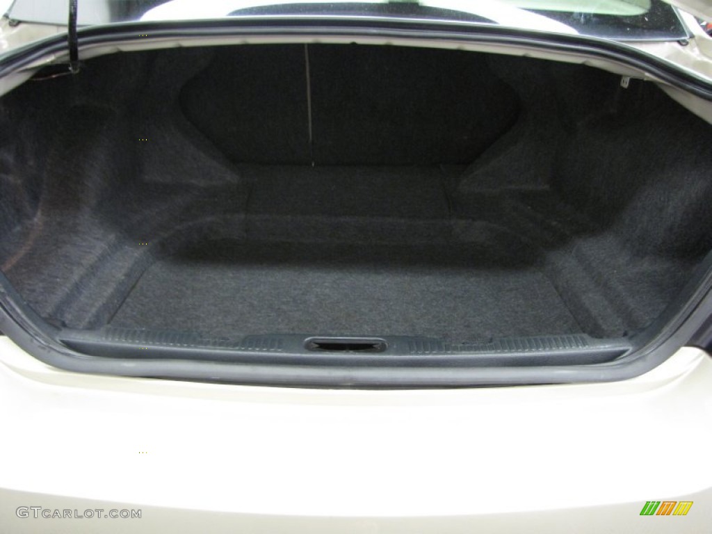 2005 Mercury Montego Luxury AWD Trunk Photos