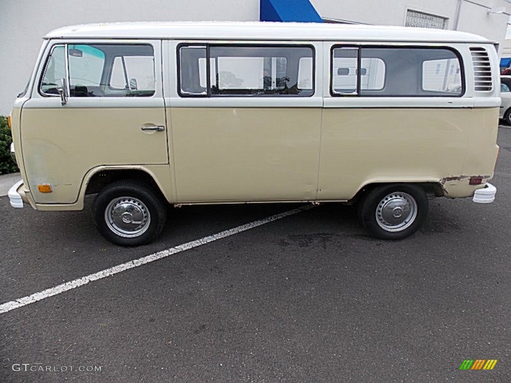 1972 Bus T2 Micro Van - Ivory / Dark Beige photo #1