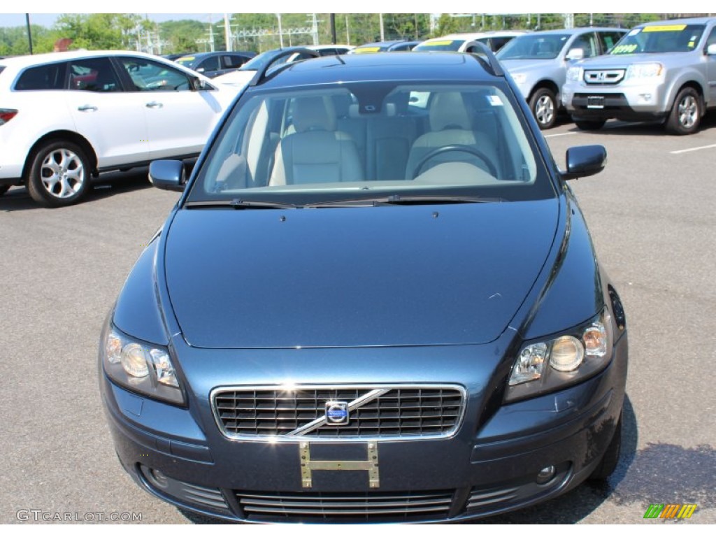 2005 V50 T5 AWD - Barents Blue Metallic / Dark Beige/Quartz photo #2