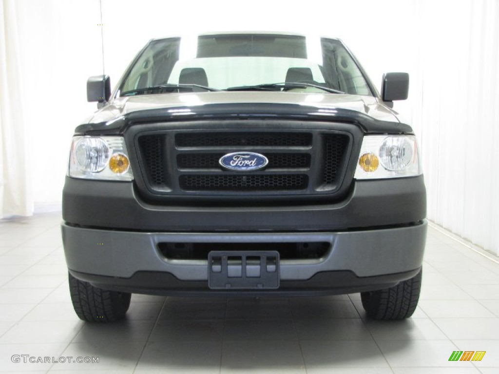 2006 F150 XL Regular Cab - Arizona Beige Metallic / Tan photo #2