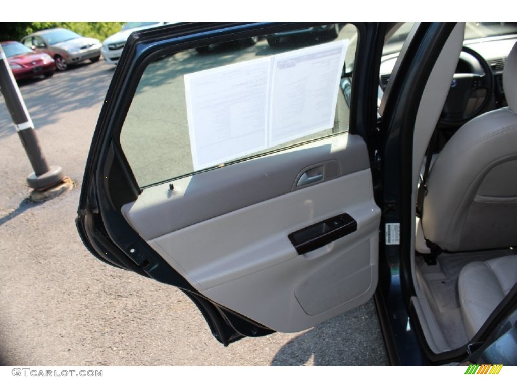 2005 V50 T5 AWD - Barents Blue Metallic / Dark Beige/Quartz photo #18
