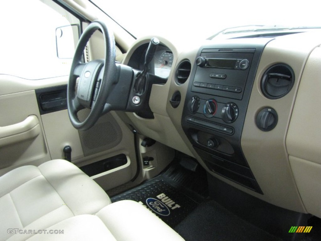 2006 F150 XL Regular Cab - Arizona Beige Metallic / Tan photo #20