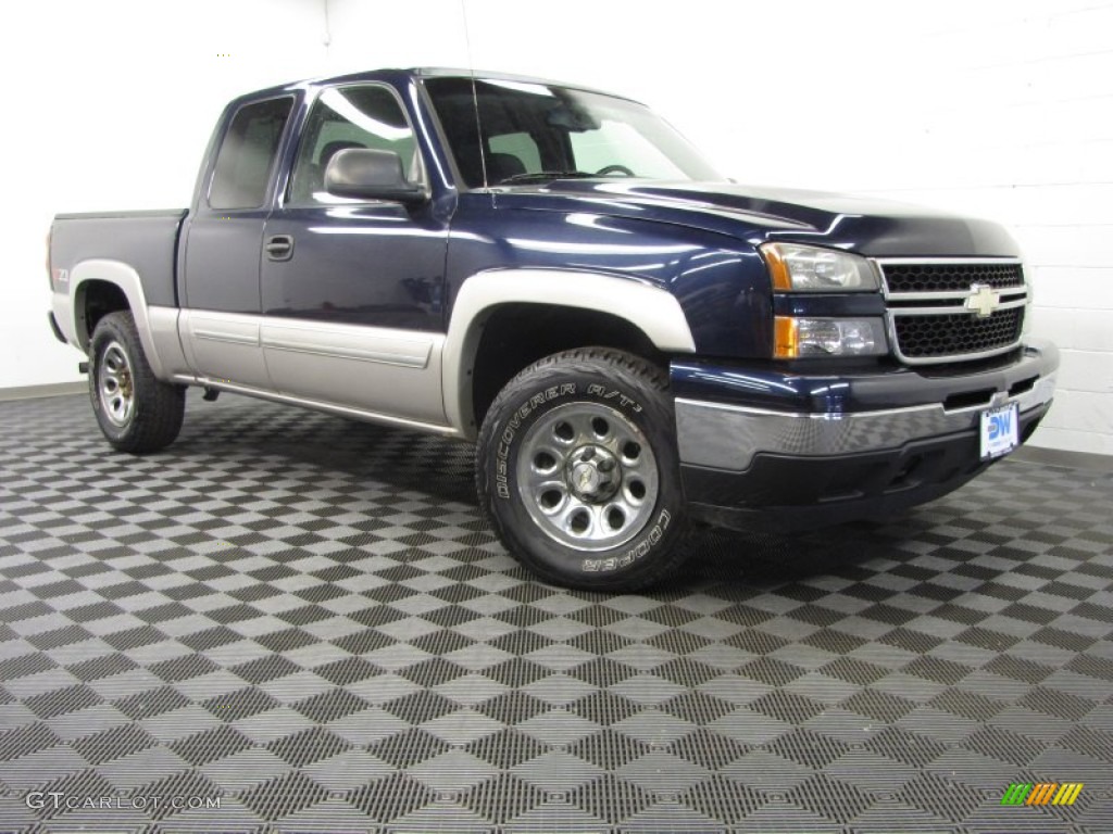 2006 Silverado 1500 Z71 Extended Cab 4x4 - Dark Blue Metallic / Dark Charcoal photo #1