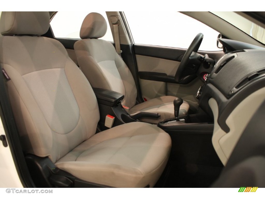 2010 Forte EX - Clear White / Stone photo #10