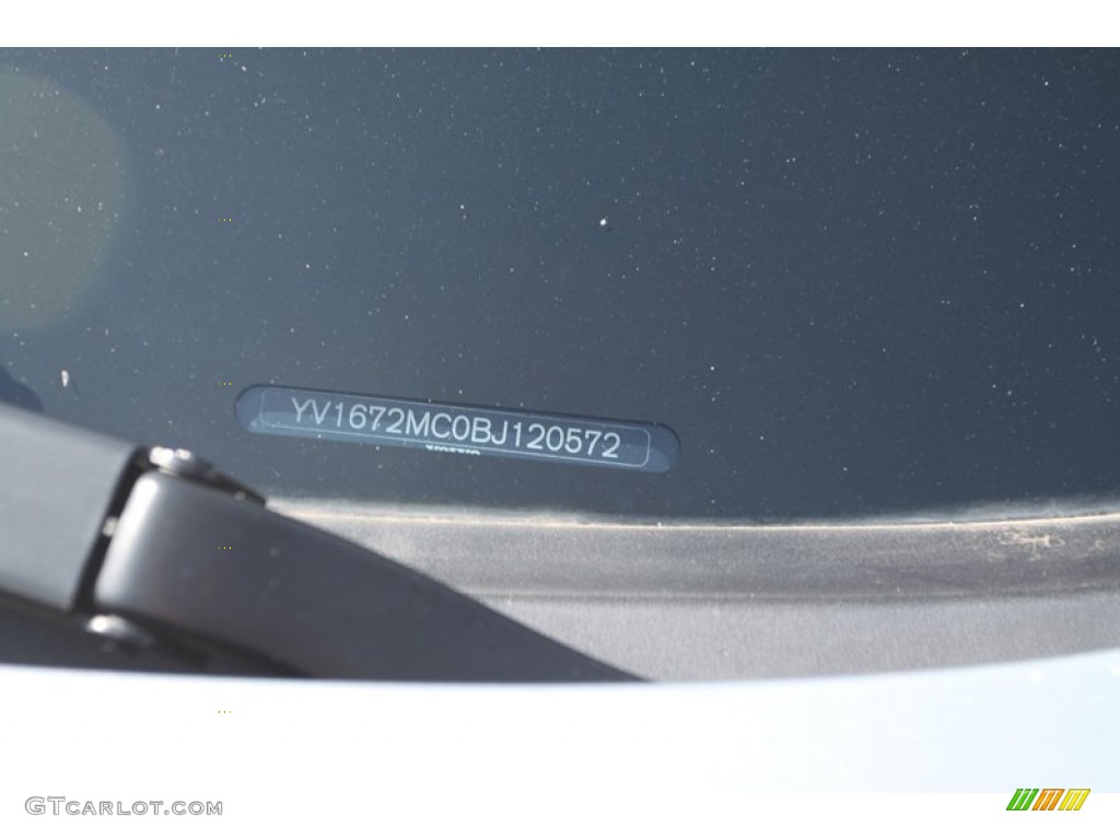 2011 C70 T5 - Electric Silver Metallic / Soverign Hide Off Black Leather/Off Black photo #17