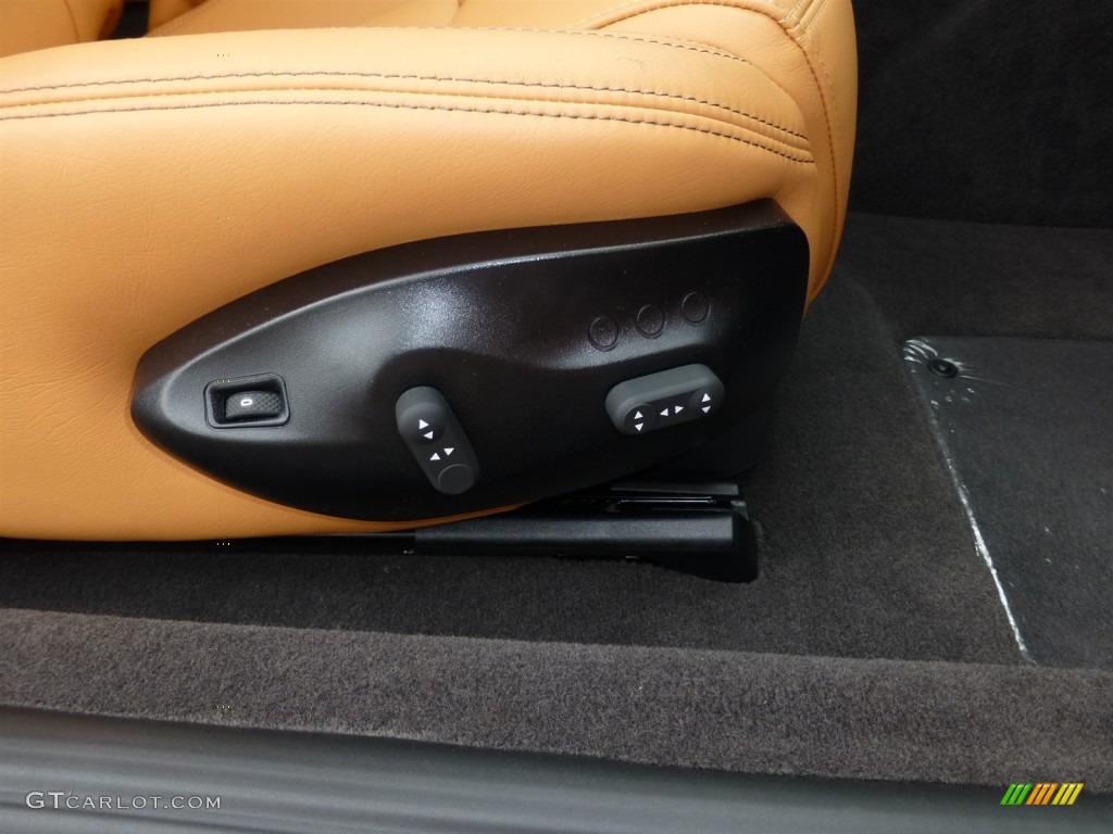 2013 Maserati GranTurismo Sport Coupe Controls Photo #81803457