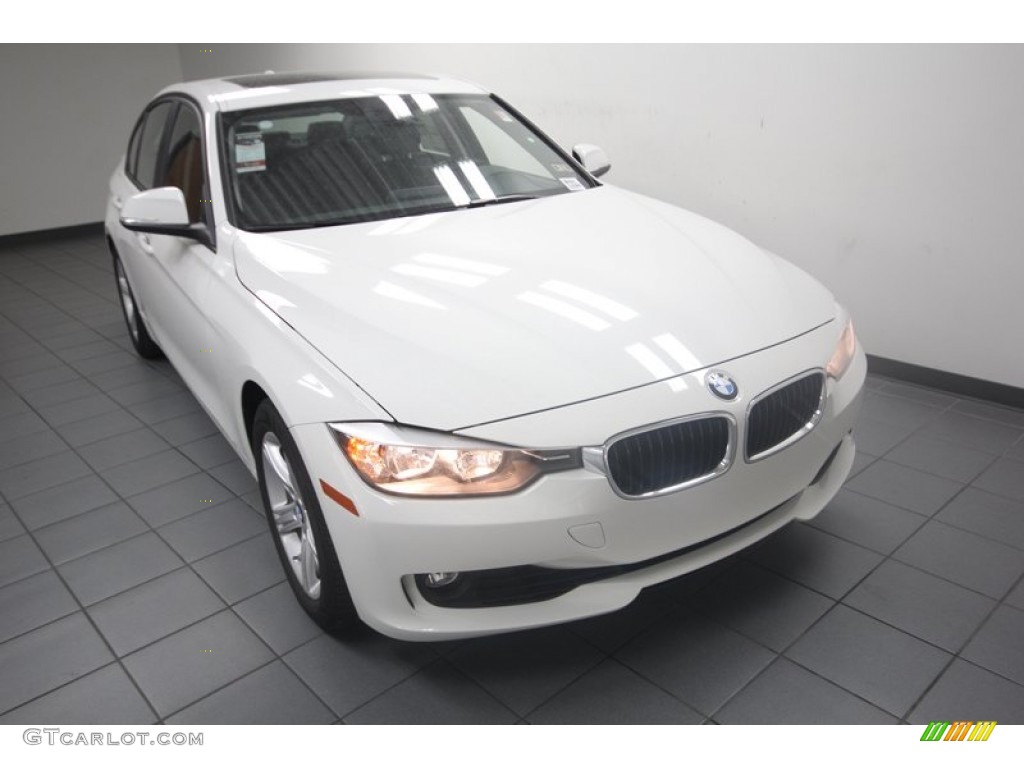 2013 3 Series 328i Sedan - Alpine White / Black photo #5