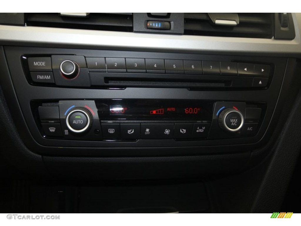 2013 3 Series 328i Sedan - Alpine White / Black photo #17