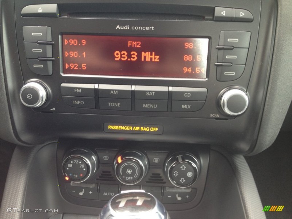 2010 Audi TT 2.0 TFSI quattro Coupe Controls Photo #81808860
