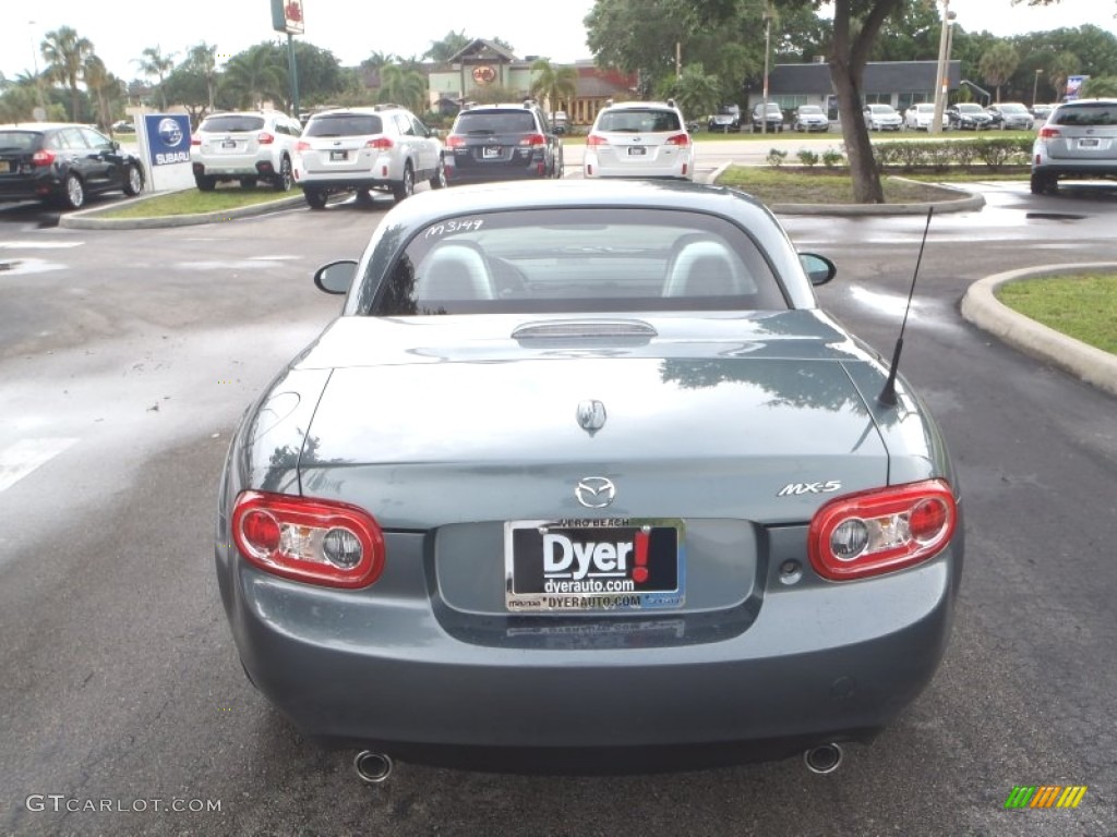 2013 MX-5 Miata Grand Touring Hard Top Roadster - Dolphin Gray Mica / Spicy Mocha photo #4