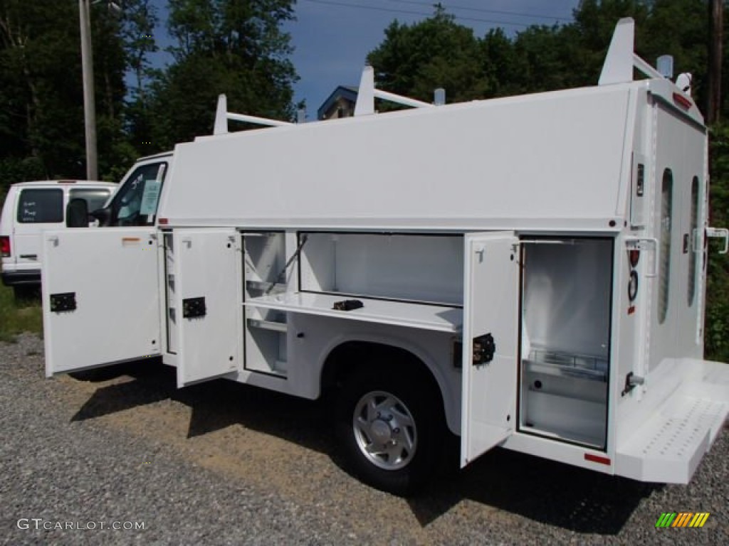 Oxford White 2013 Ford E Series Cutaway E350 Commercial Utility Truck Exterior Photo #81813899
