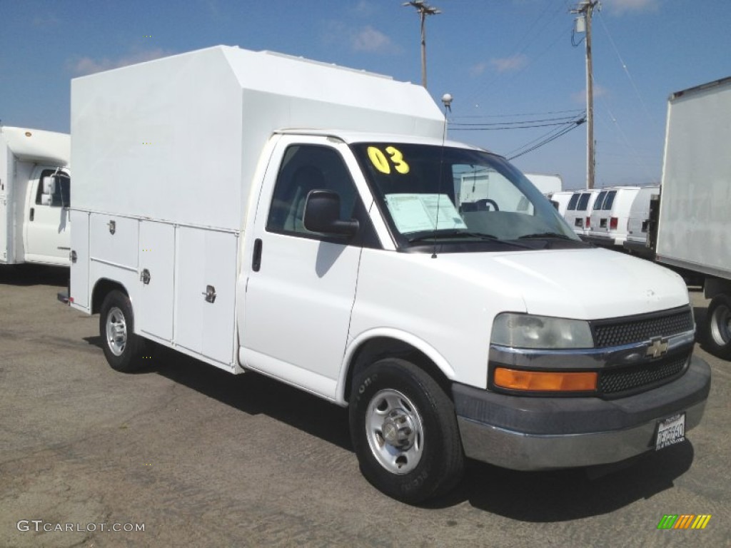 2003 Express 3500 Cutaway Moving Truck - Summit White / Medium Dark Pewter photo #1