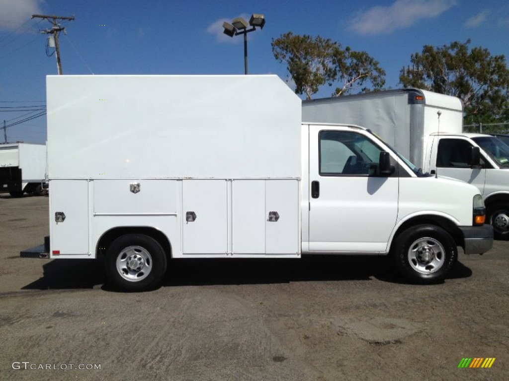 Summit White 2003 Chevrolet Express 3500 Cutaway Moving Truck Exterior Photo #81815895