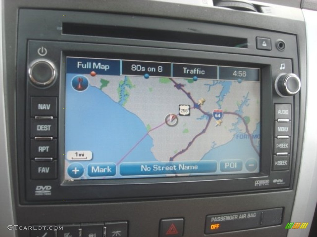 2009 Chevrolet Traverse LT Navigation Photos