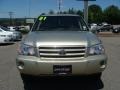 2001 Vintage Gold Metallic Toyota Highlander V6 4WD  photo #2