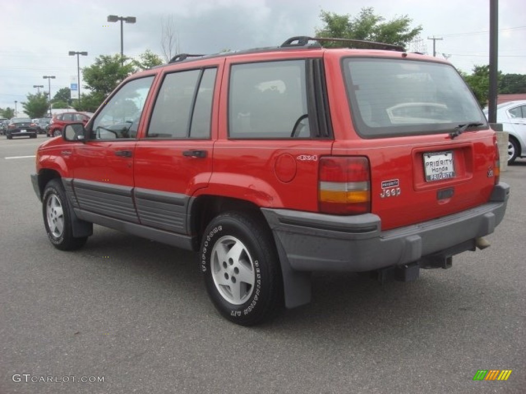 1994 Grand Cherokee SE 4x4 - Flame Red / Agate Black photo #4