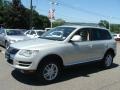 Reflex Silver Metallic - Touareg 2 TDI Photo No. 3