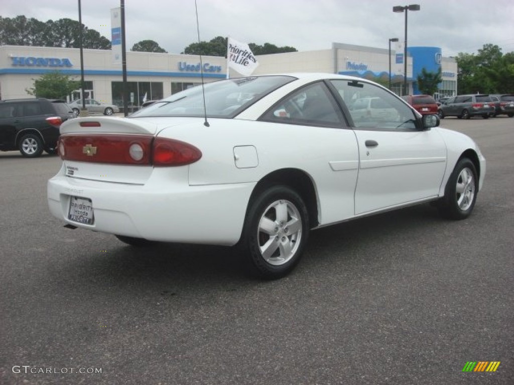2004 Cavalier LS Coupe - Summit White / Graphite photo #7