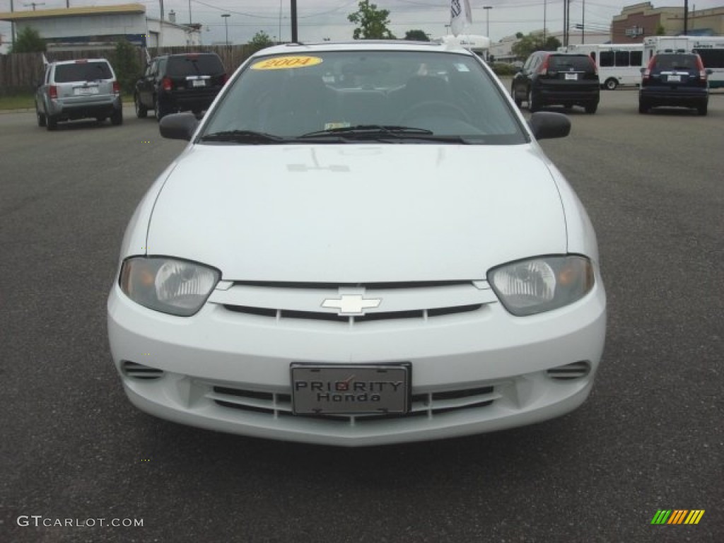 2004 Cavalier LS Coupe - Summit White / Graphite photo #11