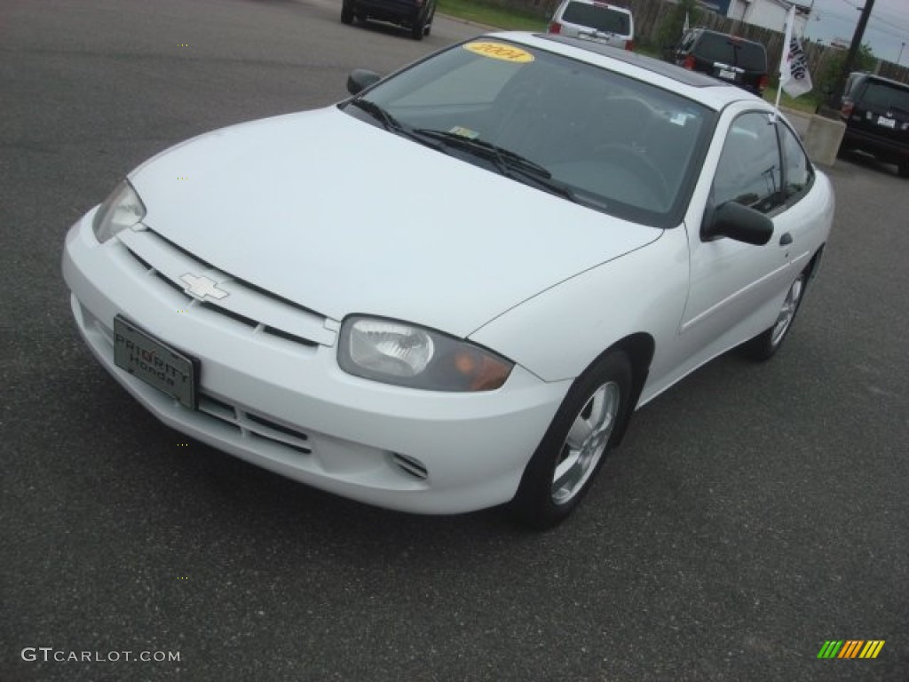 2004 Cavalier LS Coupe - Summit White / Graphite photo #12