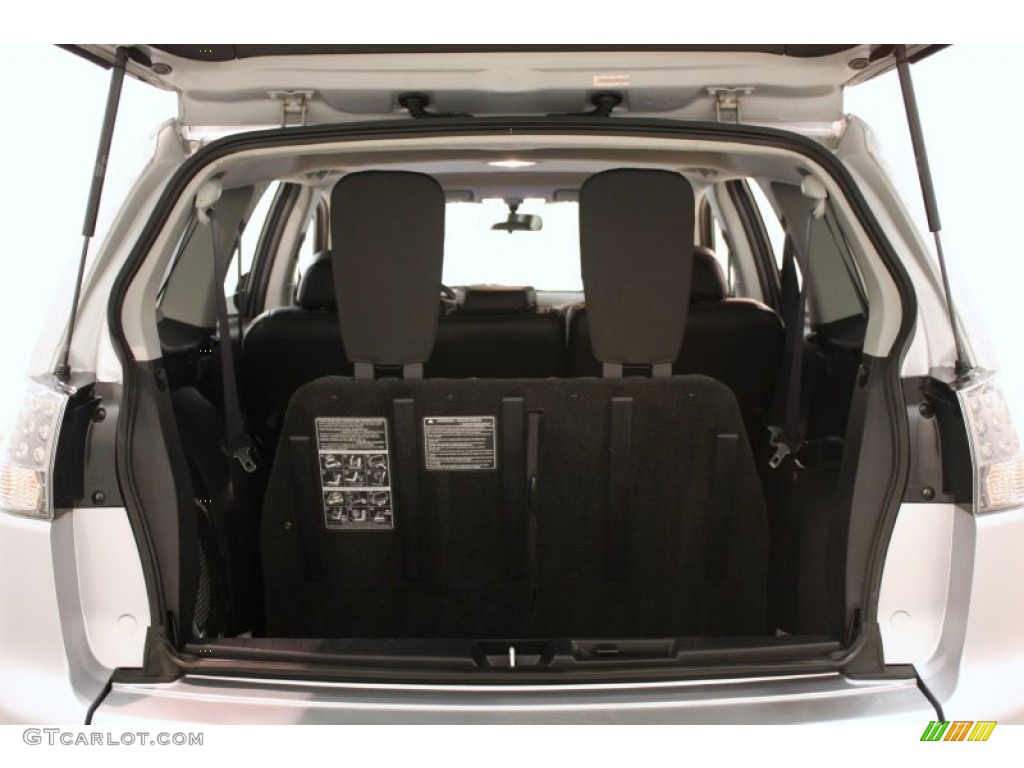 2008 Mitsubishi Outlander XLS Trunk Photos