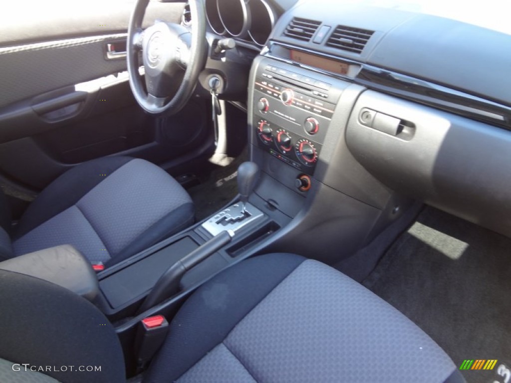 2006 MAZDA3 i Sedan - Strato Blue Mica / Black photo #11