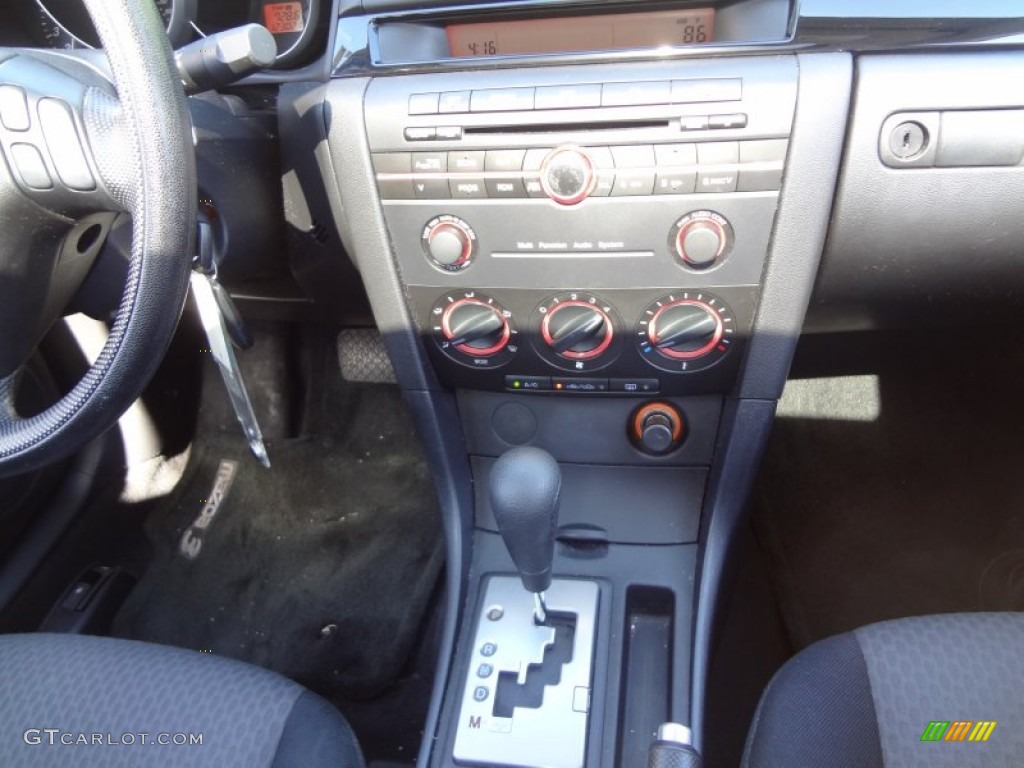 2006 MAZDA3 i Sedan - Strato Blue Mica / Black photo #12