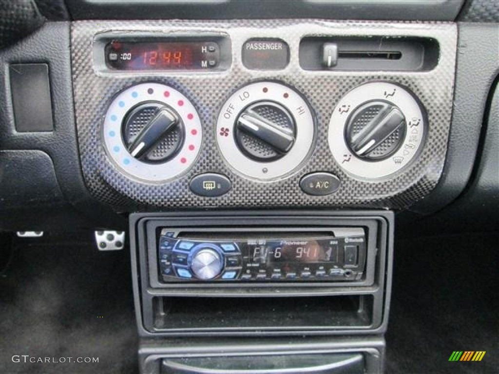 2001 Toyota MR2 Spyder Roadster Controls Photos