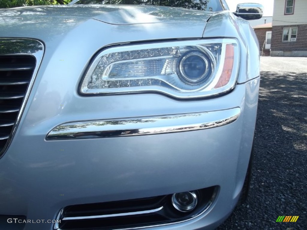 2012 300 Limited - Bright Silver Metallic / Black photo #31
