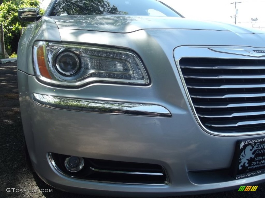 2012 300 Limited - Bright Silver Metallic / Black photo #32