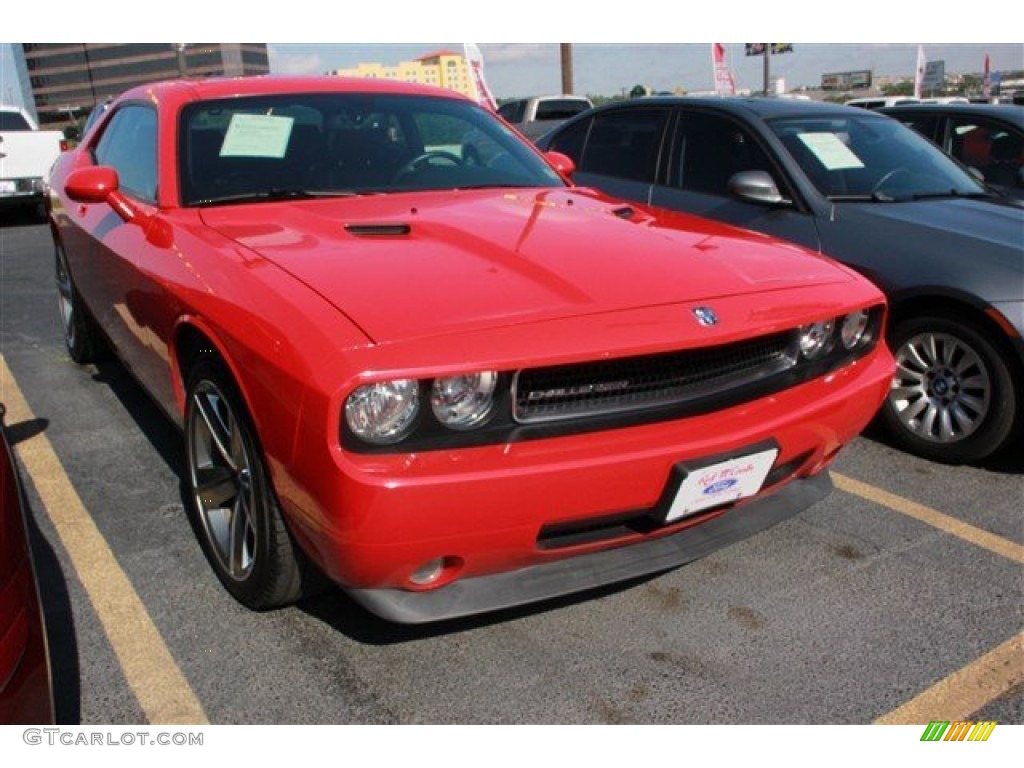 2009 Challenger SE - Inferno Red Crystal Pearl Coat / Dark Slate Gray photo #1