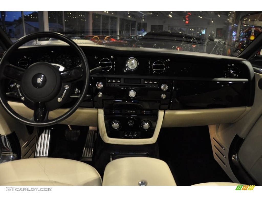 2009 Rolls-Royce Phantom Drophead Coupe Dashboard Photos