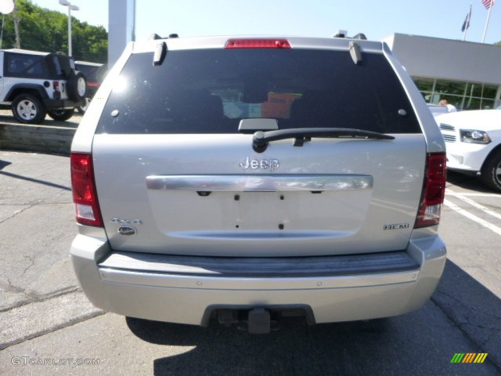 2007 Grand Cherokee Overland 4x4 - Light Graystone Pearl / Dark Khaki/Light Graystone photo #4