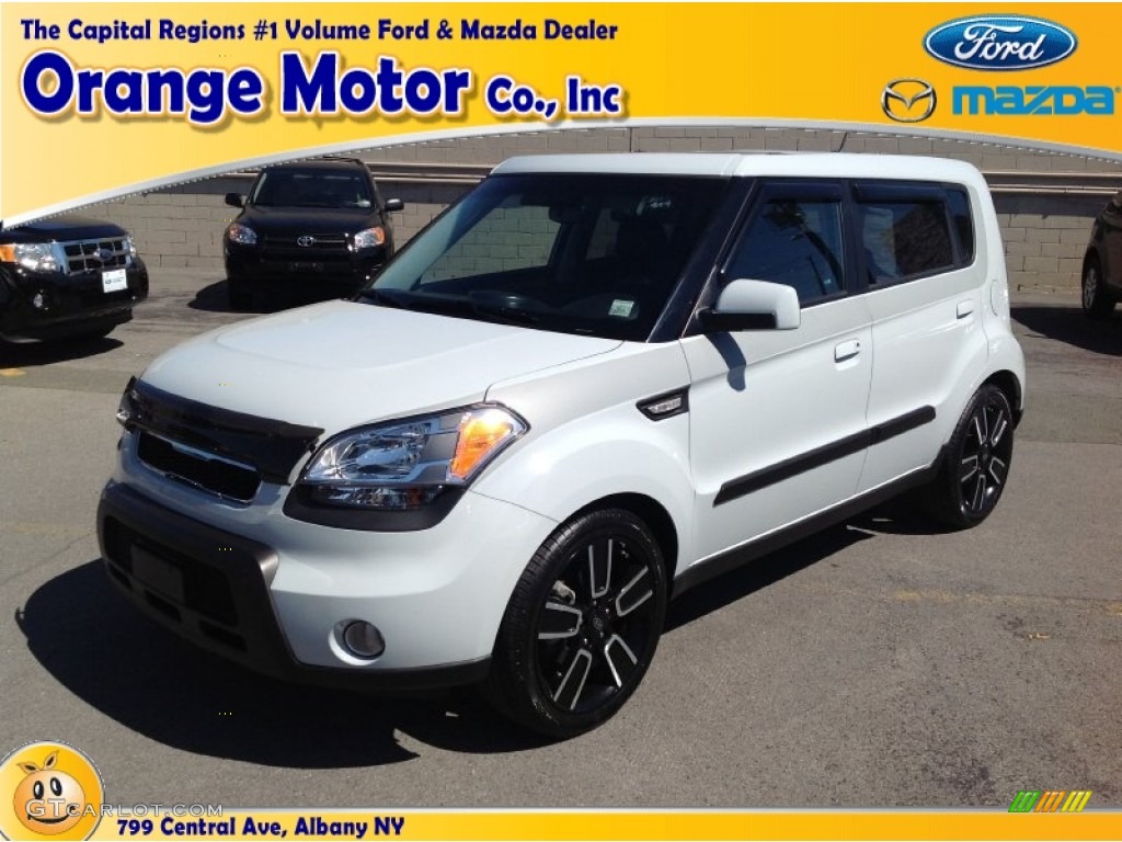 Clear White Kia Soul