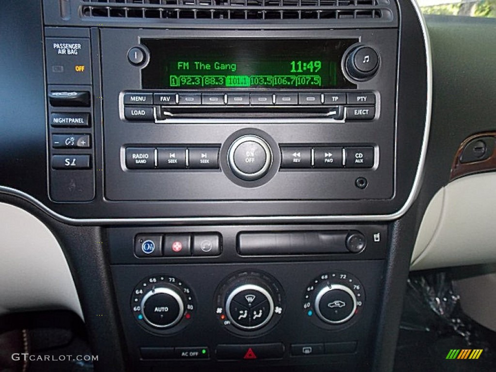 2010 Saab 9-3 2.0T Convertible Controls Photos